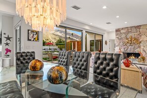 Unclassified image, 2 of 42, button