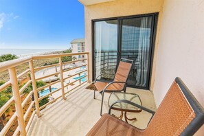 Property grounds - 1406 Villamare ~ Beautifully Updated, Direct Ocean Front Villa! (Hilton Head Island)