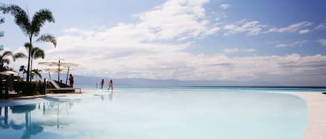 Piscine extérieure, piscine chauffée