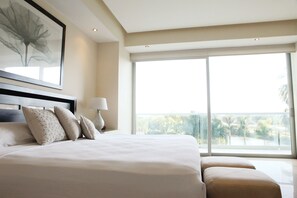 3 bedrooms, iron/ironing board, travel crib, free WiFi