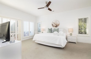 4 bedrooms, iron/ironing board, Internet, bed sheets