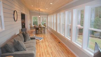 TV, fireplace, DVD player, table tennis