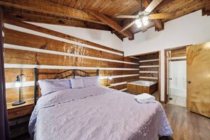 1 chambre, fer et planche Ă repasser, Wi-Fi gratuit, draps fournis