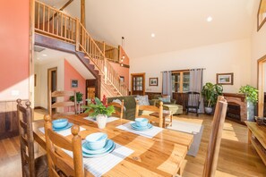 Interior - Enjoy Secluded Starry Nights! Near Luray,  HotTub, FastWiFi, Handicap, Fireplace (Rileyville)