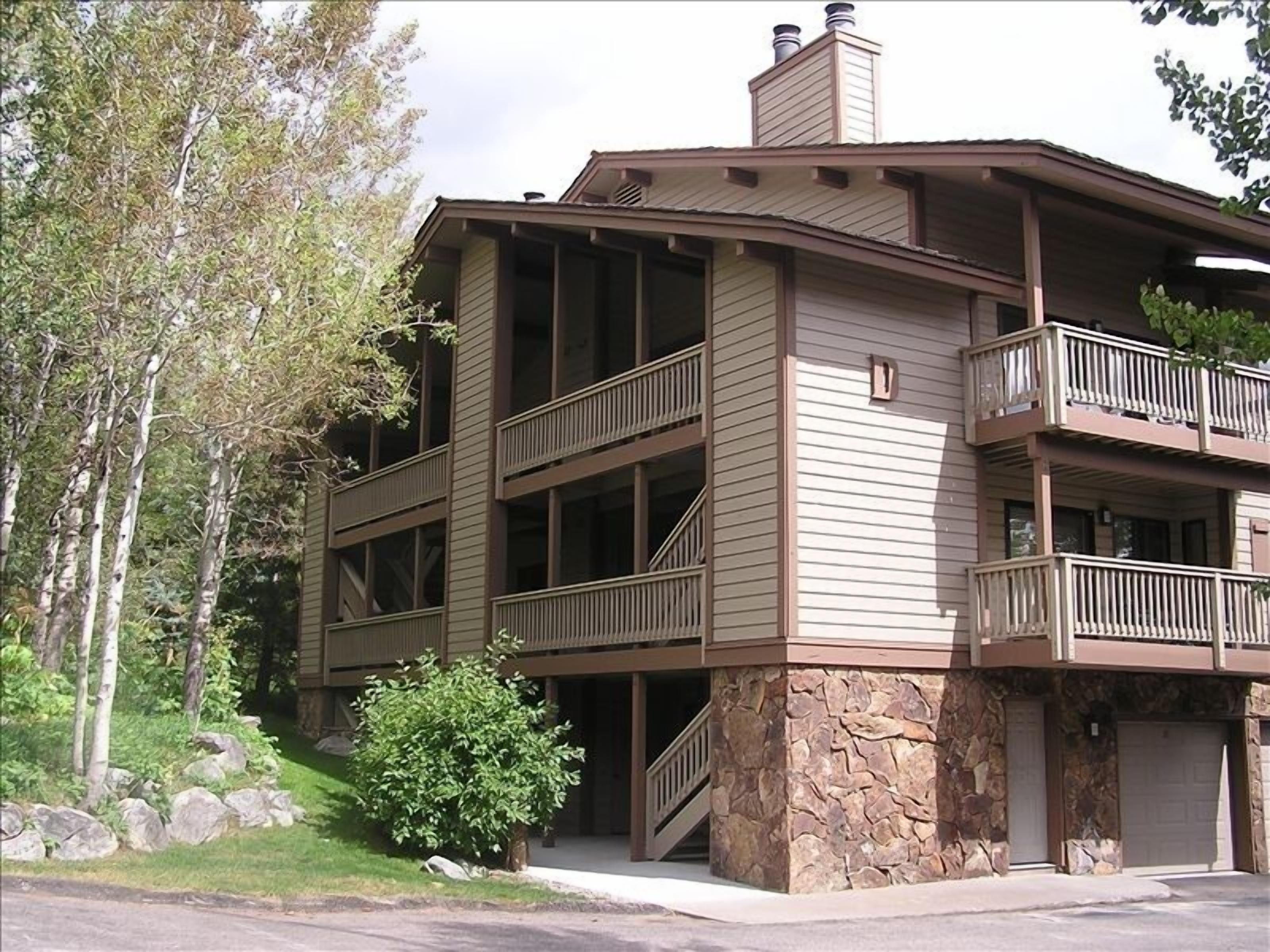 Excellent Reviews, Close to Moose Creek Lift, Shuttle to Village Base, Hot Tub