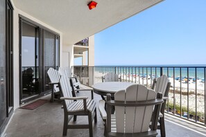 Outdoor dining - Summer is hot but we have cool Deals for Fall; 4th floor; SAVE money BOOK early! (Orange Beach)