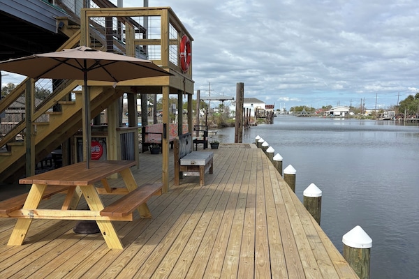 over 500 feet of new decking