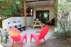 Outdoor dining - Great Spring Break Rates - Slopeside Boyne Mnt-1 Bdrm for  2-5 (Boyne Falls)