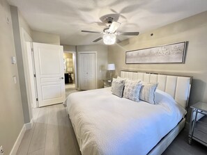 2 bedrooms, iron/ironing board, free WiFi, bed sheets - 2BR/2BA Top Floor | Pool |Walk to Beach/Dining (Kelowna)