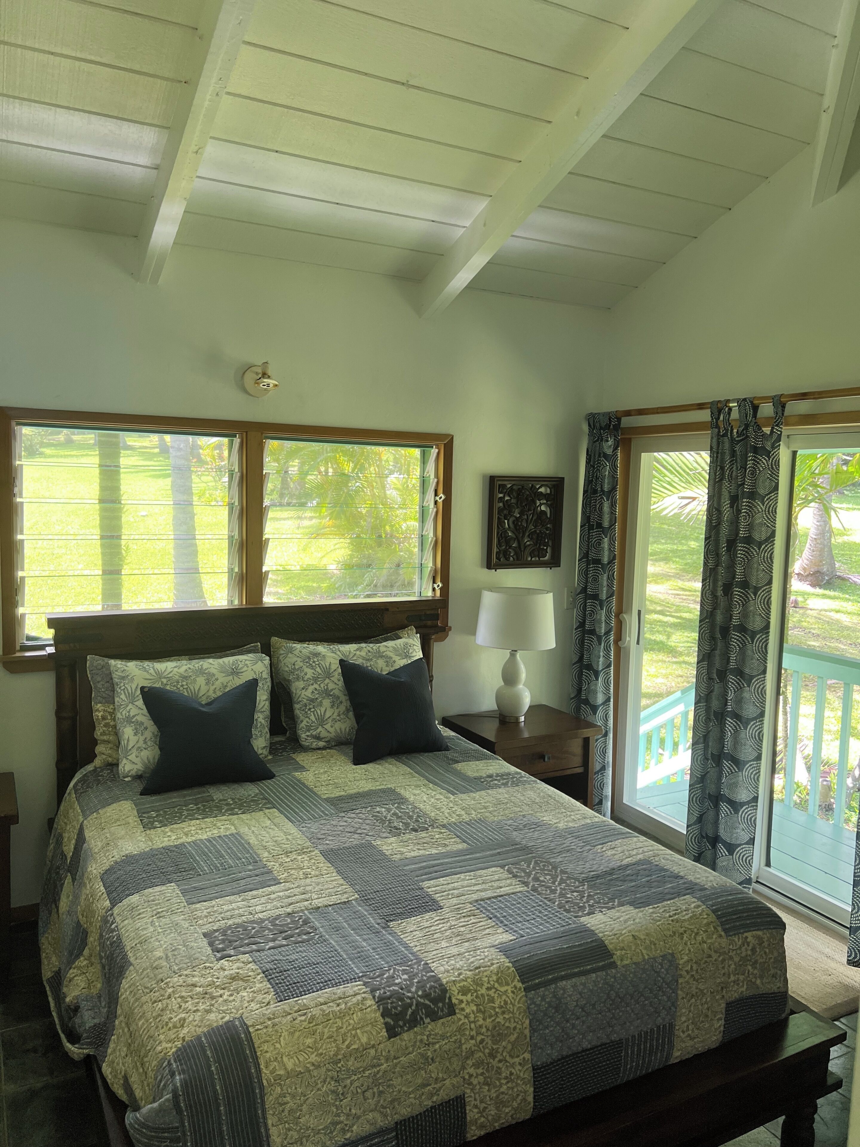 2 bedrooms, bed sheets