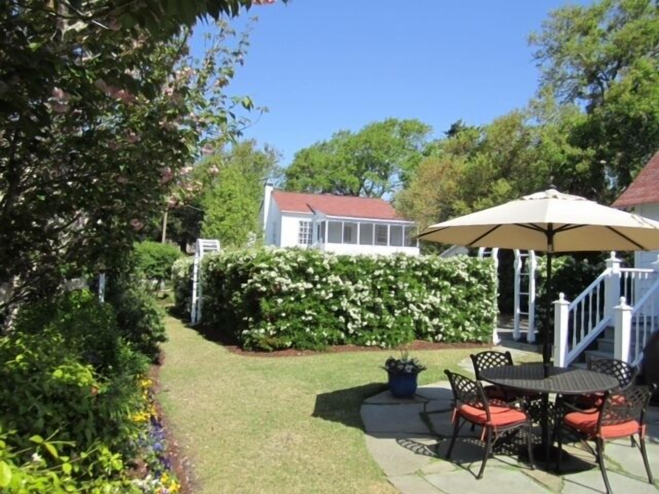View of private Carriage House in the background