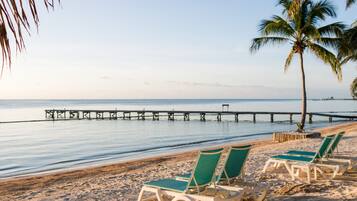 Am Strand, Liegestühle, Strandtücher