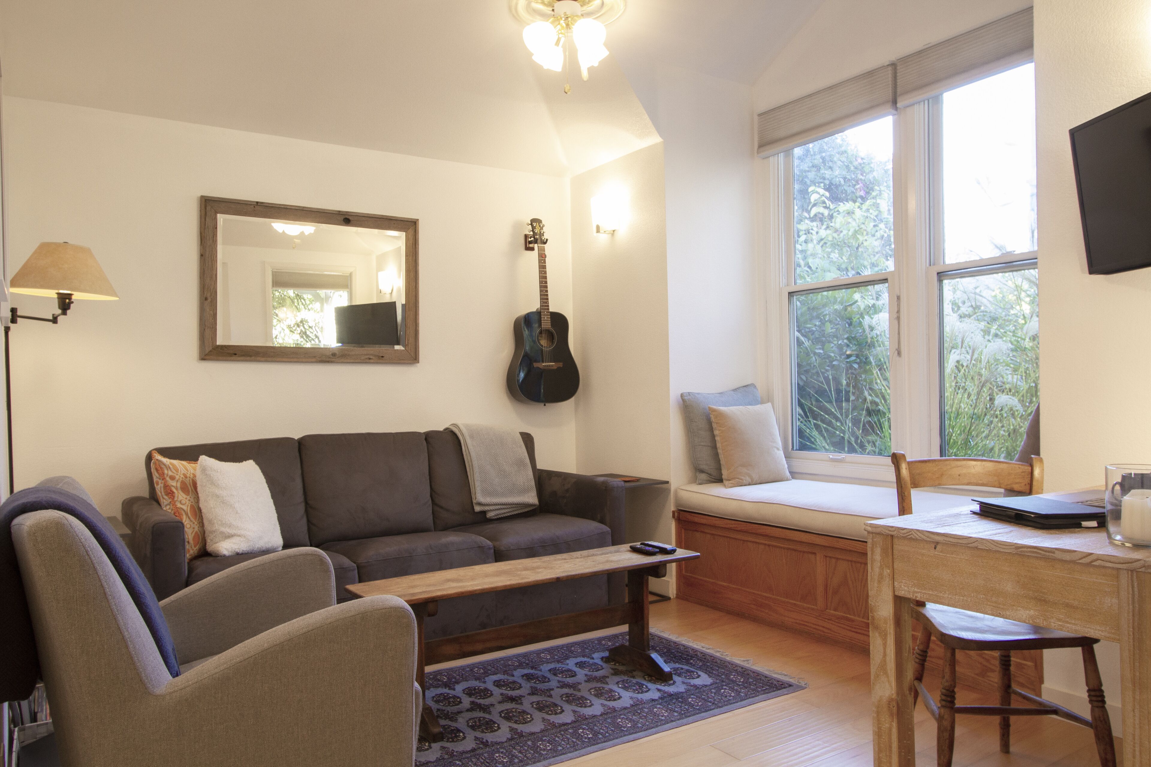 电视、书、音乐库、立体声音响