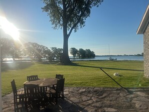 تناول الطعام بالخارج