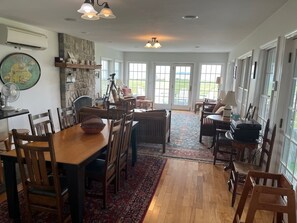Dining - Private Island Retreat on Grenadier Island – 5 Bedrooms, Dock, Pet-Friendly (Cape Vincent)