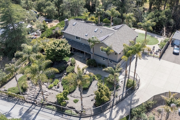 Estate on 1 acre lot. Plenty of space for all the whole family.