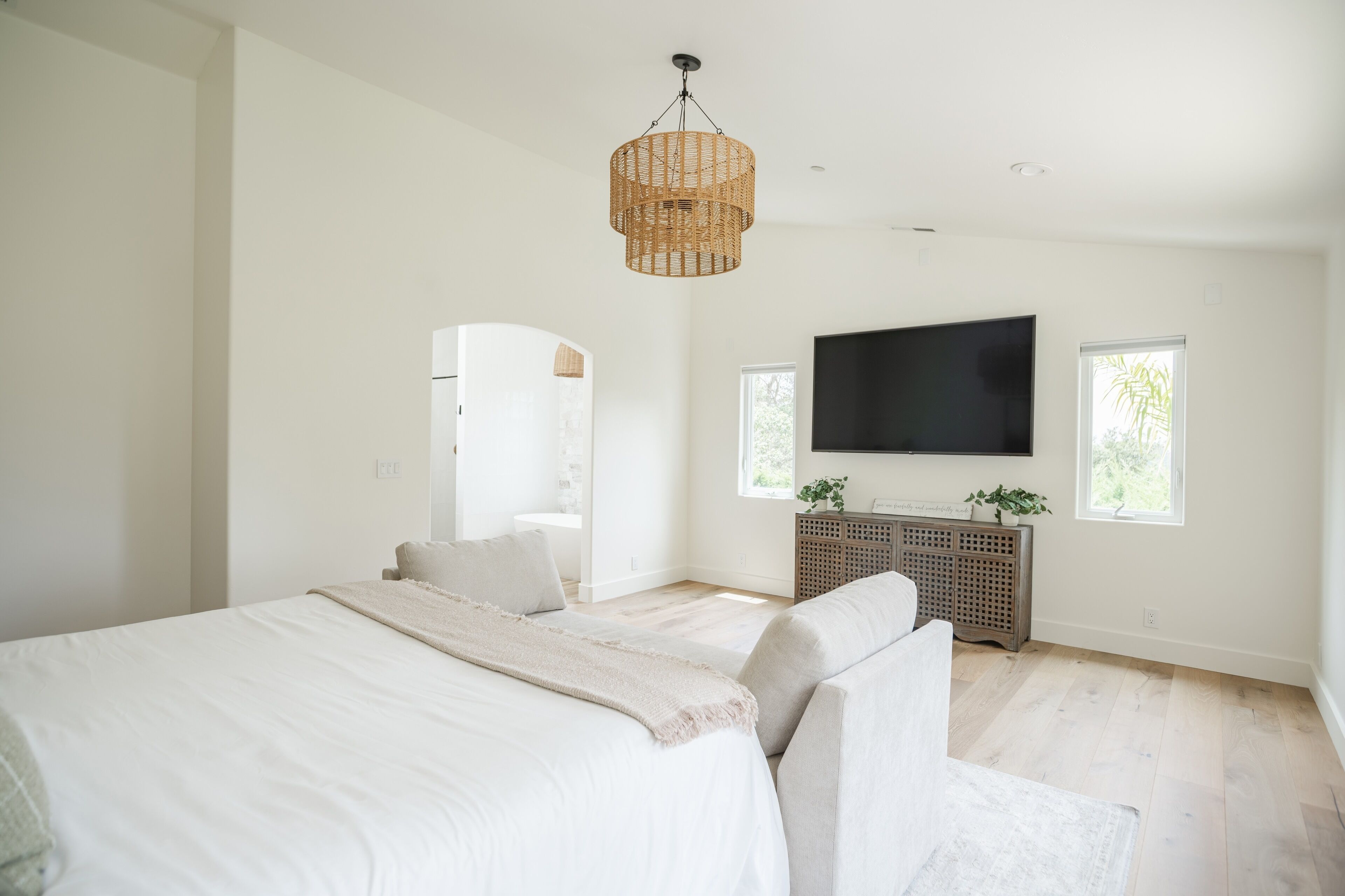 4 bedrooms, iron/ironing board, travel crib, free WiFi