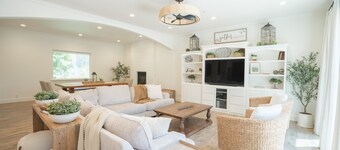 Spacious Getaway – Hot Tub, Big Yard, Near Beach, pet friendly, Great for All!