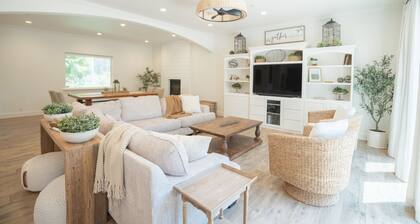 Spacious Getaway – Hot Tub, Big Yard, Near Beach, pet friendly, Great for All!