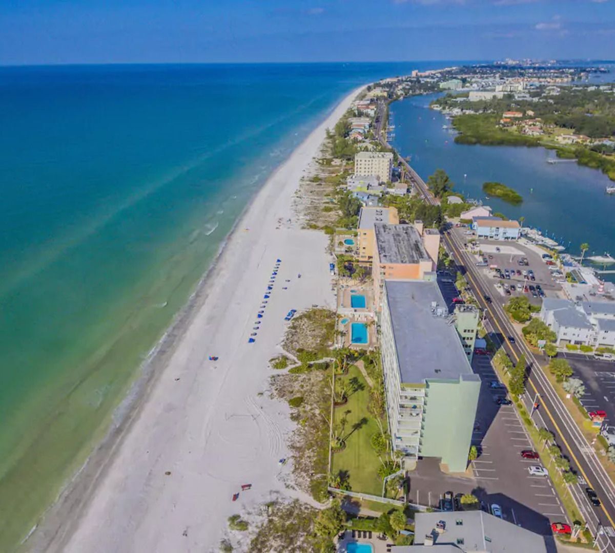 海灘、躺椅、沙灘巾