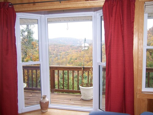 Carpathian Cabin-Blowing Rock-Boone-Long Range View-Tweetsie,Hike,Relax,Meditate