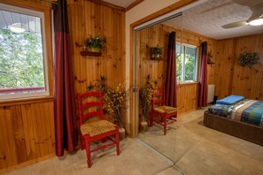 2 chambres, fer et planche à repasser, Wi-Fi gratuit, draps fournis