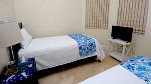3 bedrooms, desk, iron/ironing board, free WiFi