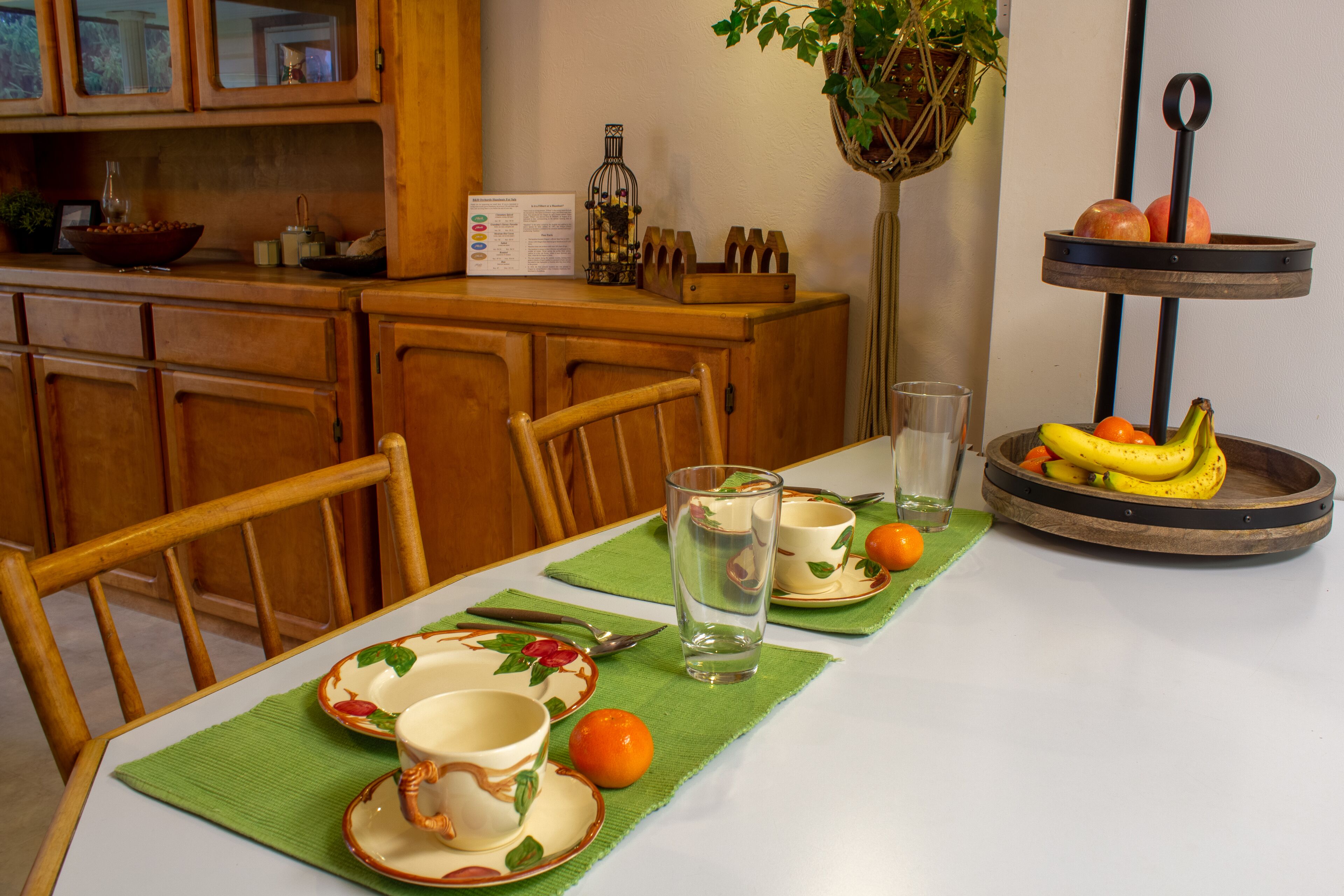 Breakfast bar and kitchen island. 