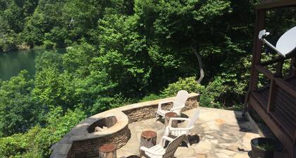 NANTAHALA LAKEFRT MTN ESCAPE- / WIFI / TAKA / iso näyttö / generaattori-45min kasinolle