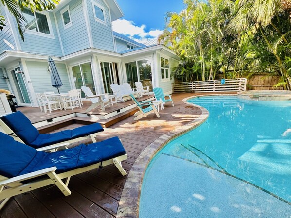 Outdoor pool, a heated pool