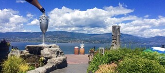 SuiteSuite de jardin confortable et calme de 2 chambres - peut accueillir jusqu'à 6 ✨