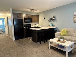 TV, DVD-spiller og stereoanlegg