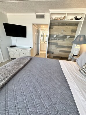 2 bedrooms, iron/ironing board, free WiFi, bed sheets - Ocean Front Amelia Island, Beachfront Pool, 20% Off Sunglasses at Eye Envy store (Fernandina Beach)