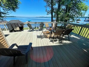 Outdoor dining - Lakefront Retreat near Saratoga Racetrack, SPAC (Malta)