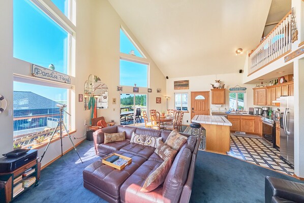 Smart TV, fireplace, video games, stereo