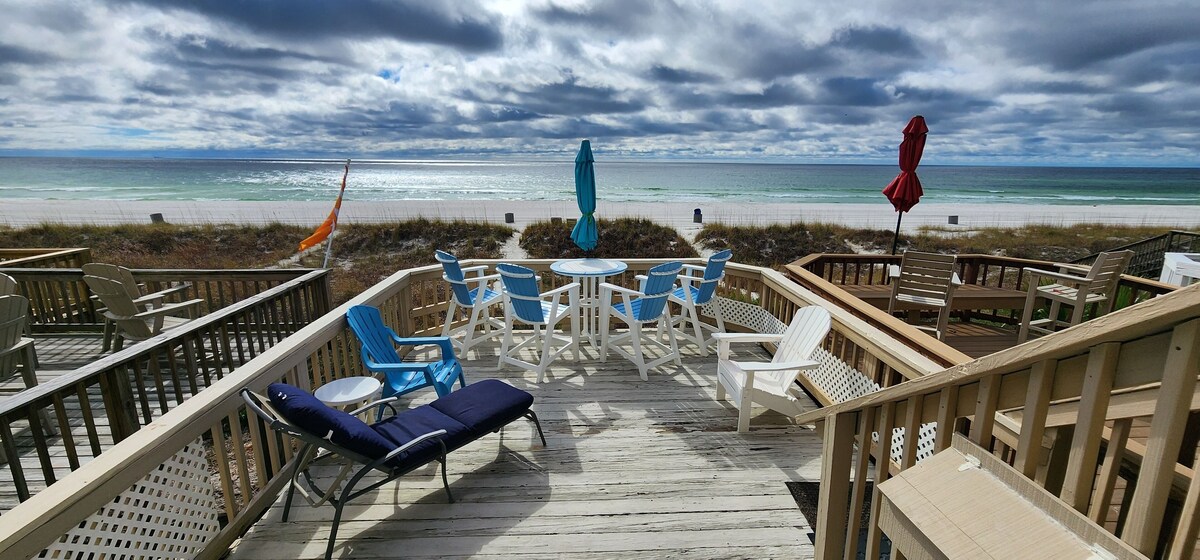 GULF FRONT PREMIER Vacation Unit directly ON-the-BEACH Incredible Location/Views