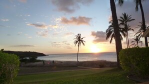 Unclassified image, 5 of 34, button - Ocean Front-Unobstructed Views- Beautiful Upgraded Condo (Maunaloa)