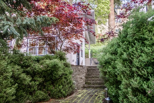 The Little Pink House ...a Lovely University Hideaway