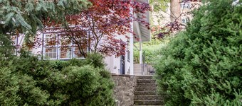 The Little Pink House ...a Lovely University Hideaway