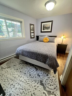 2 habitaciones, tabla de planchar con plancha y cuna de viaje 