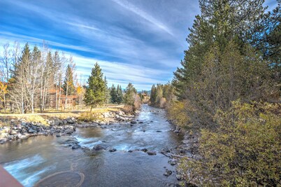 Private Jacuzzi, Single Family Home 2 blocks to Center Downtown, Family Friendly