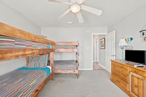 5 habitaciones, tabla de planchar con plancha y wifi gratis 