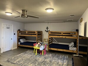4 chambres, fer et planche à repasser, Wi-Fi gratuit, draps fournis