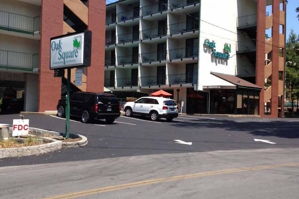 Oak Square of Gatlinburg - 685 River Road
Downtown Gatlinburg