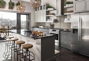 Fridge, microwave, oven, stovetop - Modern Nashville Retreat with Rooftop Views– Perfect for Your Music City Getaway (Nashville)