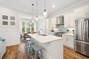 Fridge, microwave, oven, stovetop - WaterSound West Beach Cottage-EV Charger, SUP, Kayak (Santa Rosa Beach)
