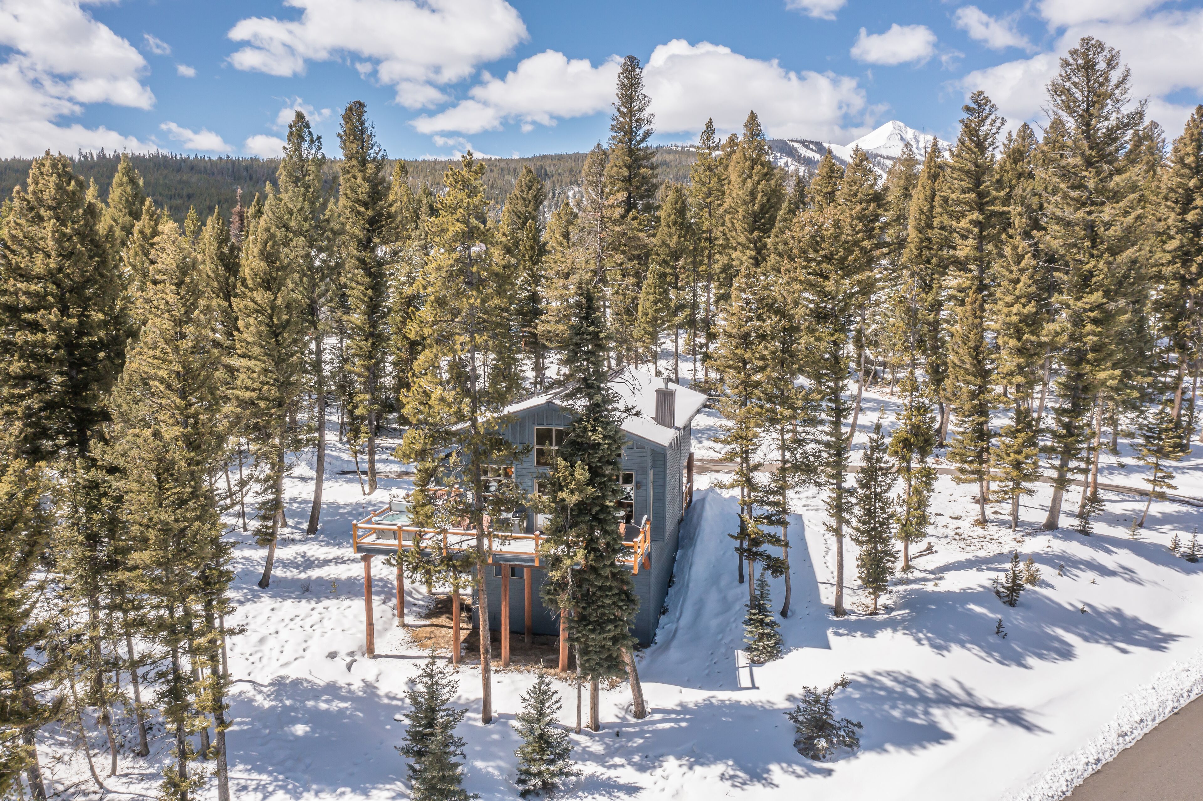 Prime Location | Private Hot Tub & Sauna! | Woodland Views