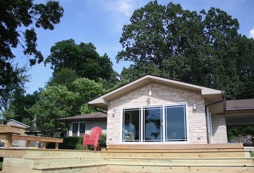 Paz frente al lago - Trinity Lake House