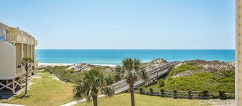 Seacliffs Gulf Views 3/3.5 Dog Friendly/Steps to beach/ Elevator - SPECIALS!