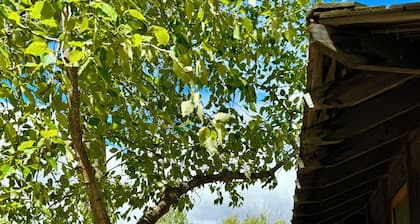 -Lewisia Lodge River Retreat